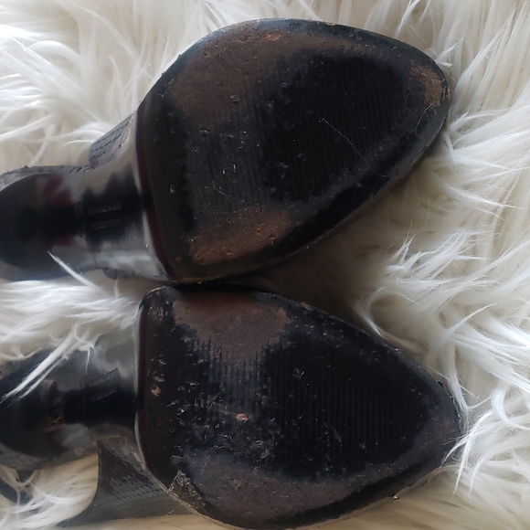 Shoes - Picture 3 of 3